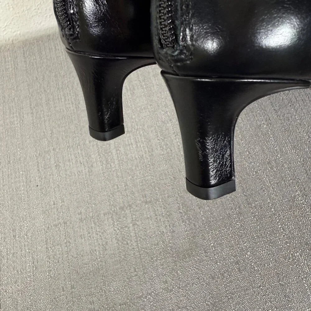 Madewell The Dimes Kitten-Heel Boot in Crinkle Leather NN026 Modern Elegance